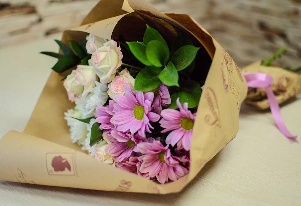 Букет цветов из: Розы и Хризантемы в Бугуруслане