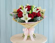 Букет цветов из:  Лилии и Розы в Бугуруслане