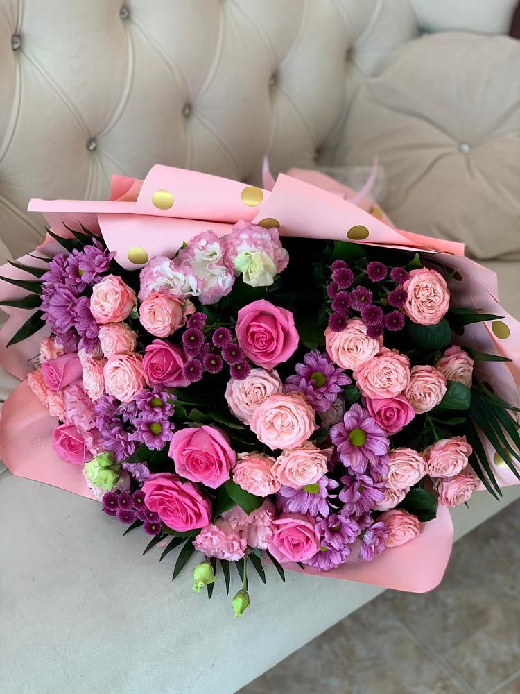 Букет цветов из: Хризантемы, Розы и Лизиантусы в Бугуруслане