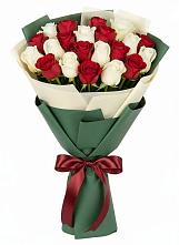 Букет Микс из красных и белых роз в Бугуруслане