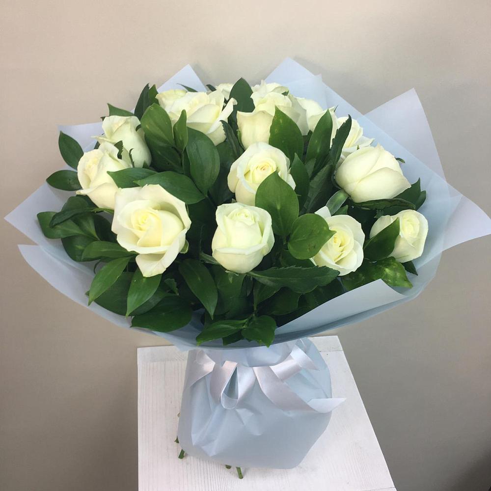 Букет 15 Белых роз Проуд в Бугуруслане