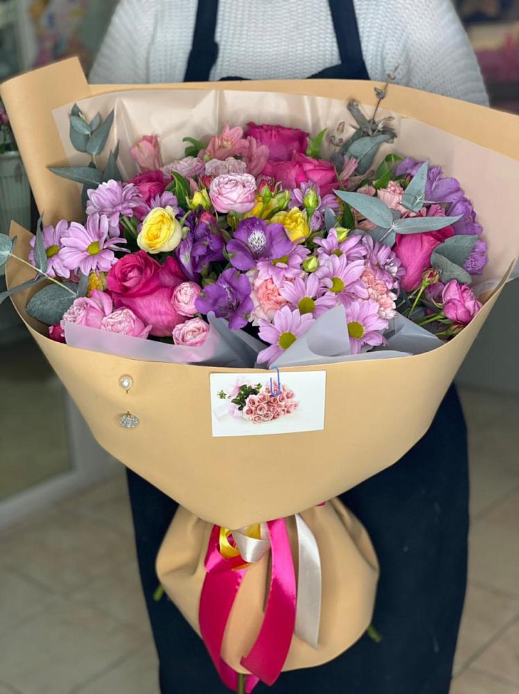 Букет цветов из: Хризантемы, Гвоздики и Альстромерии в Бугуруслане