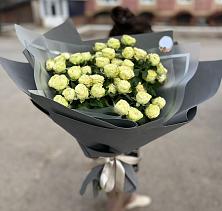 Букет Белые кустовые розы Солинеро в Бугуруслане