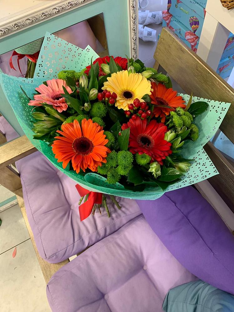 Букет цветов из: Герберы, Хризантемы и Альстромерии в Бугуруслане