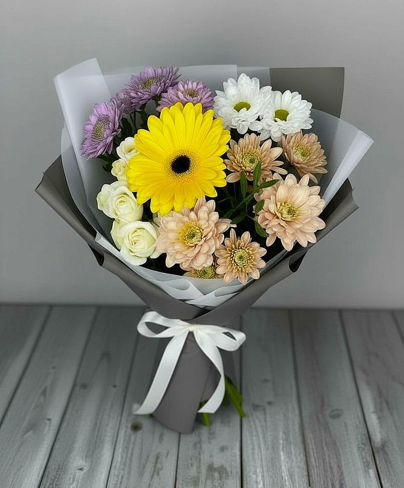 Букет цветов из: Розы, Герберы и Хризантемы в Бугуруслане