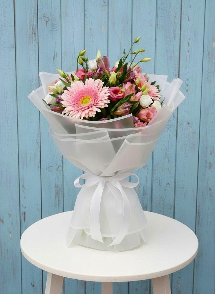 Букет цветов из: Герберы, Альстромерии и Лизиантусы в Бугуруслане