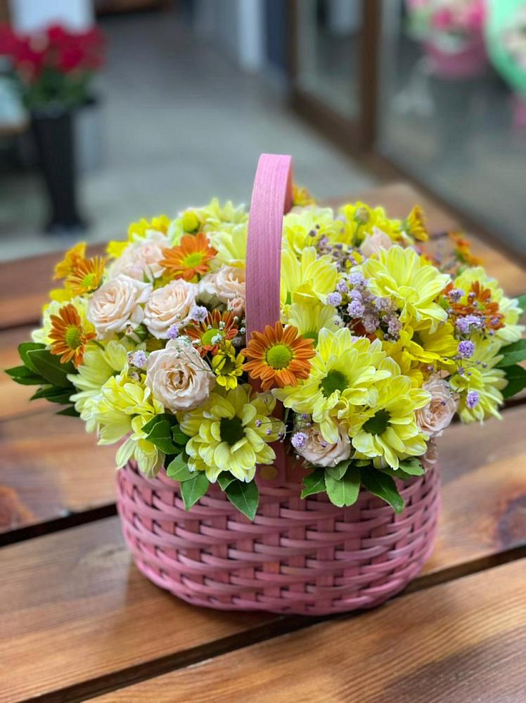 Цветочная композиция из Хризантемы и Розы в корзине в Бугуруслане