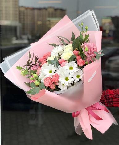 Букет цветов из: Розы, Лизиантусы и Хризантемы в Бугуруслане