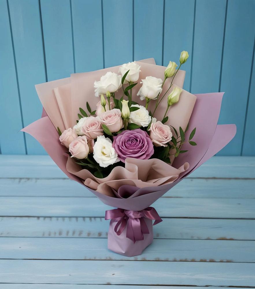 Букет цветов из: Розы и Лизиантусы в Бугуруслане